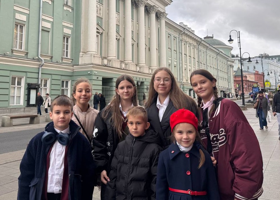  Ребята из Международной русско-китайской школы «Дружба» побывали на торжественном вечере в Колонном зале Дома Союзов