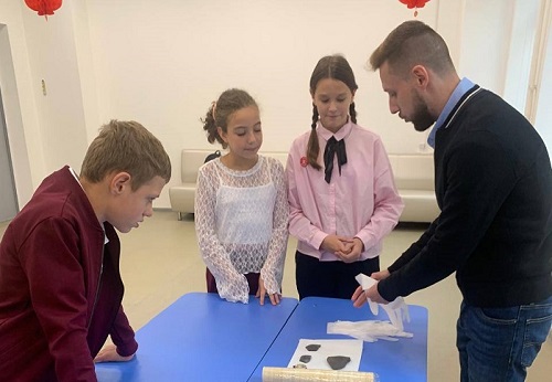 Пятиклассники погрузились в атмосферу древности на уроках истории